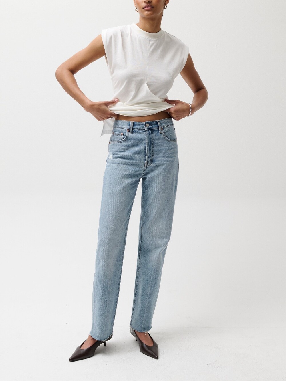 Cassie Super High Rise Straight Jean - Savvy Vintage SIZE 26